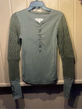 Free people We the Free Twisted Cable Cuff S/M GREEN layering thermal